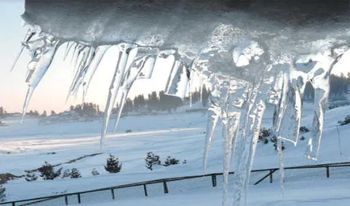 Cold wave continues in Kashmir, Srinagar freezes at minus 3.5° C