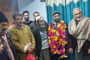 Inspiring Banker Mohammad Abdullah Qureshi Welcomed Home After Retirement