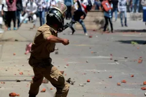 Stone Pelting by Civilians is to Create 'Unrest' & 'Violence' in Kashmir Valley: DGP Swain