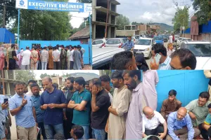 Peaceful Protest Over Drinking Water Crisis Ends After Official Assurance in Handwara